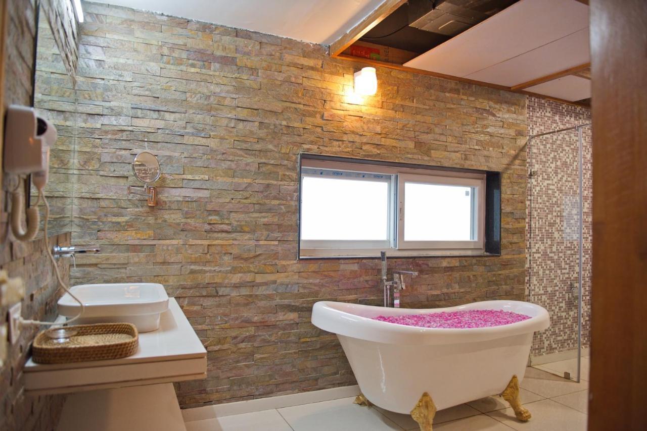 Wild Rose Resort & Spa Pushkar Eksteriør bilde