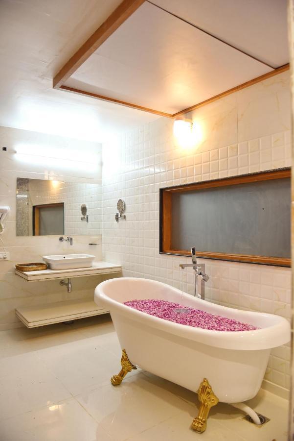 Wild Rose Resort & Spa Pushkar Eksteriør bilde